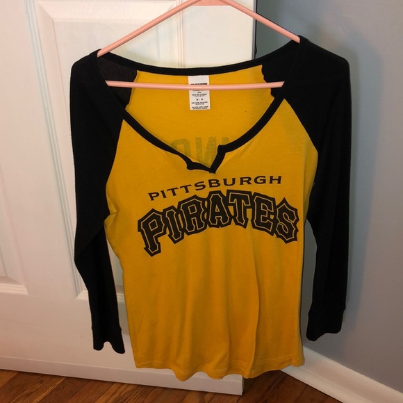 pink pittsburgh pirates shirt